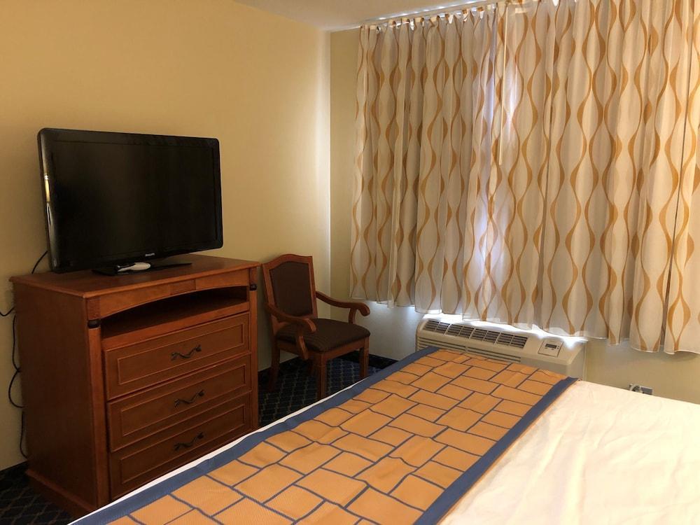 Days Inn By Wyndham Brigham City Exterior photo