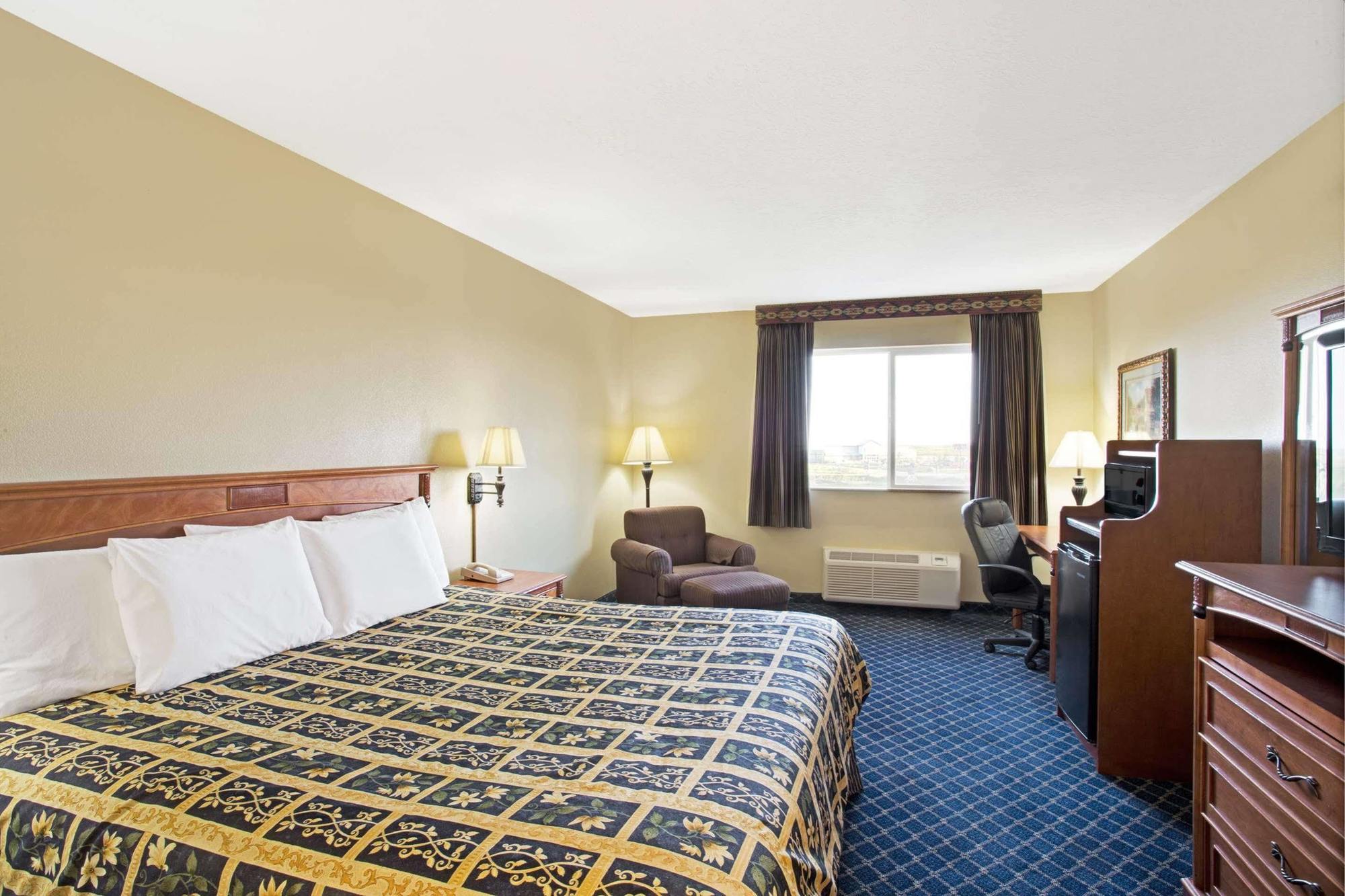 Days Inn By Wyndham Brigham City Exterior photo